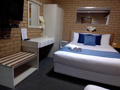 Country Home Motor Inn - Tourism Caloundra 3