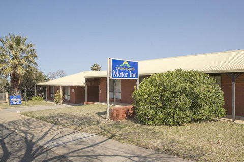 Country Roads Motor Inn - Tourism Caloundra 1