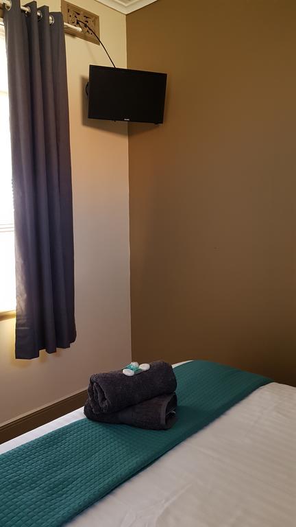 Courthouse Hotel - Tourism Caloundra 1