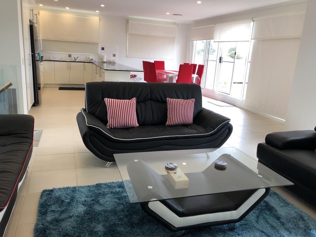Cowes VIC Tourism Caloundra