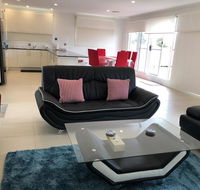 Cowes Holiday Haven - Property 2 - Tourism Caloundra