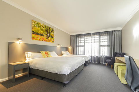Cowra Services Club Motel - Tourism Caloundra 2
