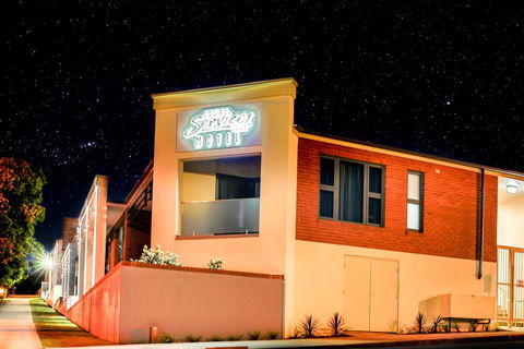 Cowra Services Club Motel - Tourism Caloundra 1