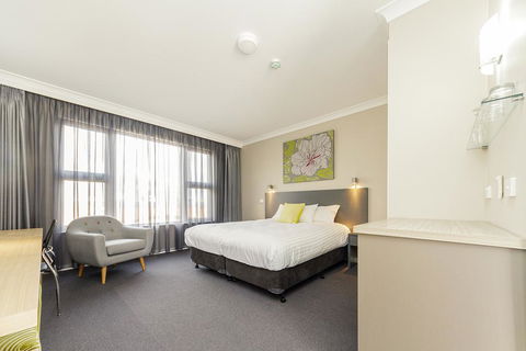 Cowra Services Club Motel - Tourism Caloundra 0