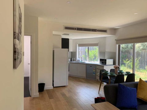 Cozy Ensuite Master Bedroom In Bentleigh East - Tourism Caloundra 2