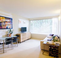 Cozy One Bedroom Apartment in Waverton - Tourism Caloundra