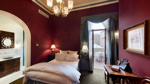 Craig's Royal Hotel - Tourism Caloundra 2