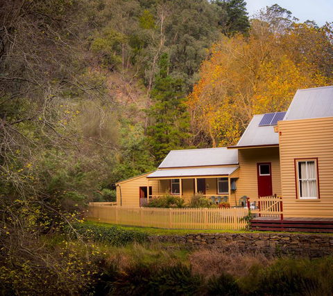 Creek Cottage - Tourism Caloundra 2