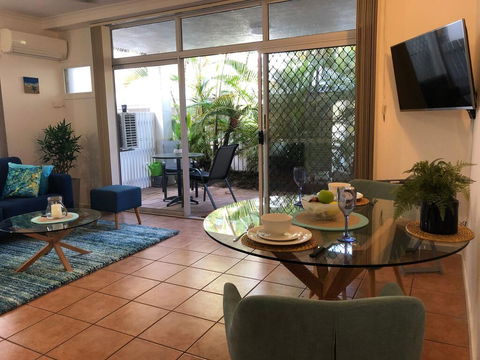 Crystal Palms - Tourism Caloundra 3
