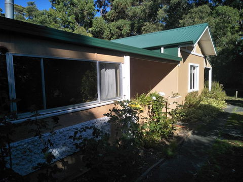 Crystal Springs Holiday Accommodation - Tourism Caloundra 1