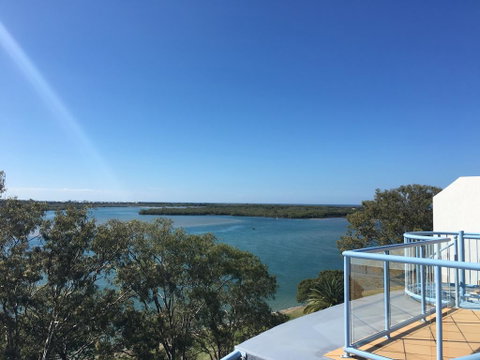 Crystal Waters Picnic Point - Tourism Caloundra 0
