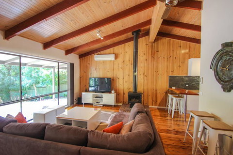 Crystalbrook Cottage - Tourism Caloundra 3