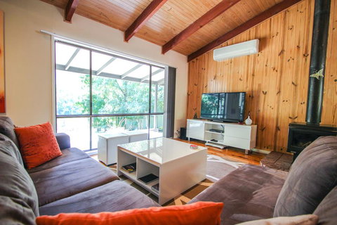 Crystalbrook Cottage - Tourism Caloundra 2