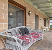 Cudgee - quaint cottage with separate cabin