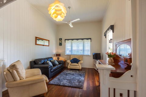Curlew Cottage - Yungaburra - Tourism Caloundra 1