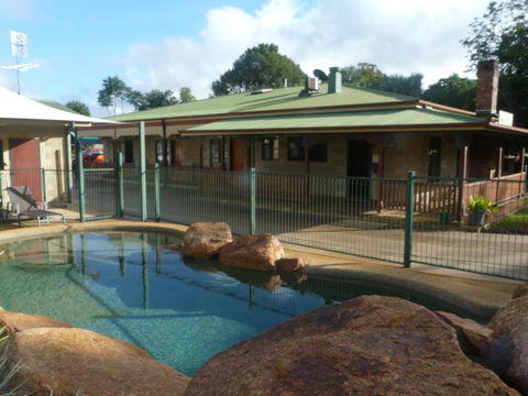 Curtain Fig Motel - Tourism Caloundra 0