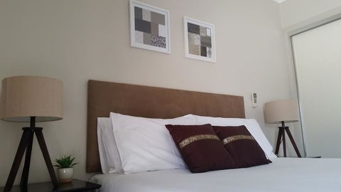 Cypress Waterfront Spa Apartment - Tourism Caloundra 2