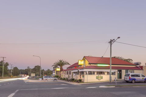 D'Aguilar Hotel Motel - Tourism Caloundra 2