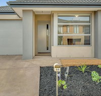 Daisy Villa - close to Mel Airport  Hume Highway -Comfort - Tourism Caloundra