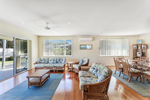 Danalene Parade, 1/25 - Tourism Caloundra 2