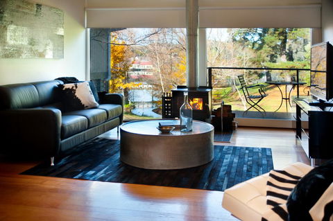 Daylesford Lake Villa 1 - Tourism Caloundra 3