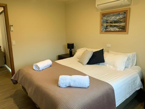 Daysend Cottages - Tourism Caloundra 3