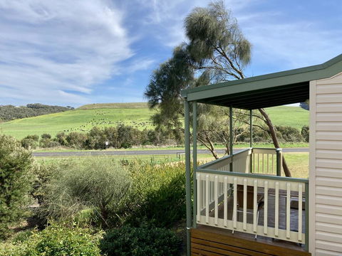 Daysy Hill Country Cottages - Tourism Caloundra 2