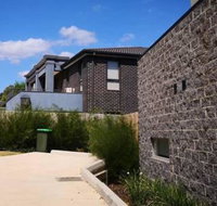 Delicate and Peaceful Bundoora Townhouse 11 - Tourism Caloundra