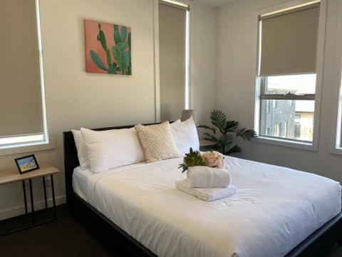Delicate And Peaceful Bundoora Townhouse 11-R2 - Tourism Caloundra 0