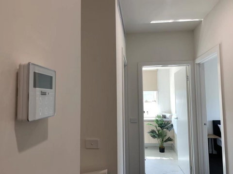 Delicate And Peaceful Bundoora Townhouse 20-R1 - Tourism Caloundra 0