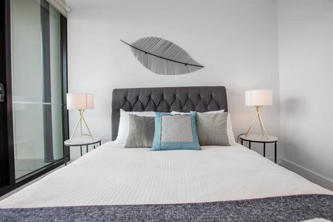 Delightful 2BR Riverview@Docklands - Tourism Caloundra 1