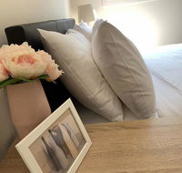 Delightful Bedroom in Bentleigh East - Tourism Caloundra