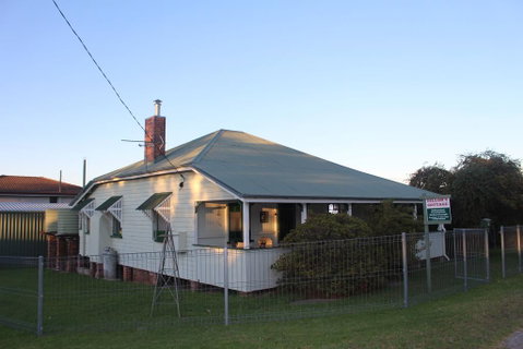 Dillons Cottage - Tourism Caloundra 0