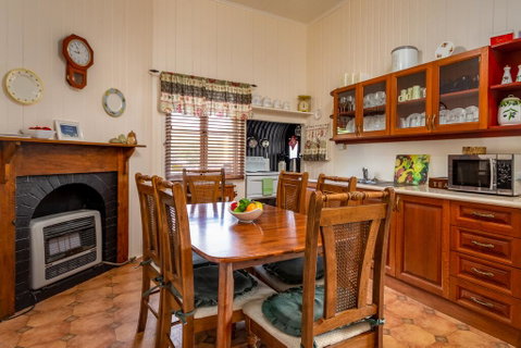 Dillons Cottage - Tourism Caloundra 2