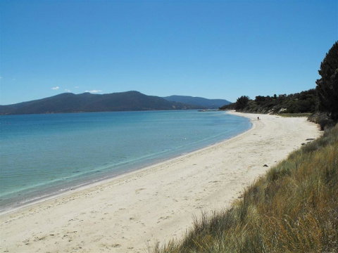 Discover Bruny Island Holiday Accommodation - Tourism Caloundra 1