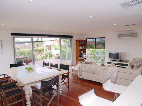 Do Drop Inn - Tourism Caloundra 0
