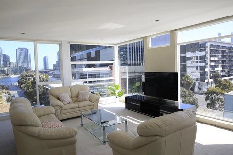 Docklands Luxury Penthouse Right Above The District Docklands - Tourism Caloundra 2
