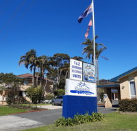 Dolphins of Mollymook Motel and Fifth Green Apartments - Tourism Caloundra