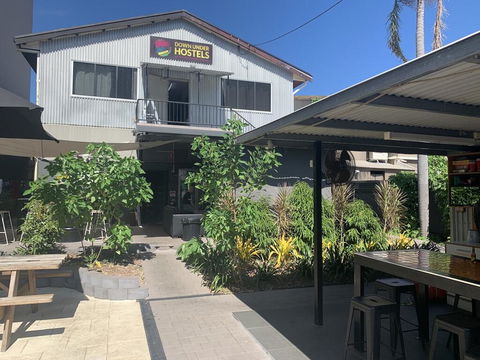 Down Under Hostels - Tourism Caloundra 1
