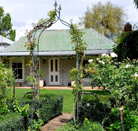 Drayshed Cottage - Tourism Caloundra 0