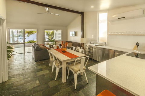 Drift Beach House Getaway - Tourism Caloundra 2