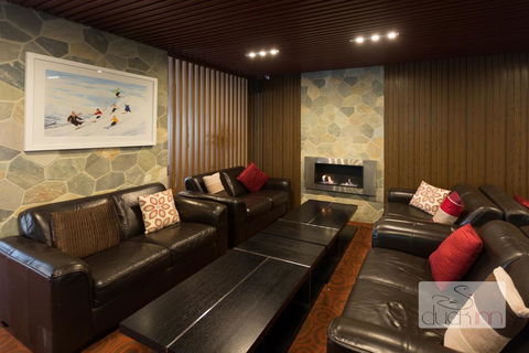 Duck Inn Mt Buller - Tourism Caloundra 2