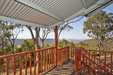 Eaglemont Country Retreat - Tourism Caloundra 1