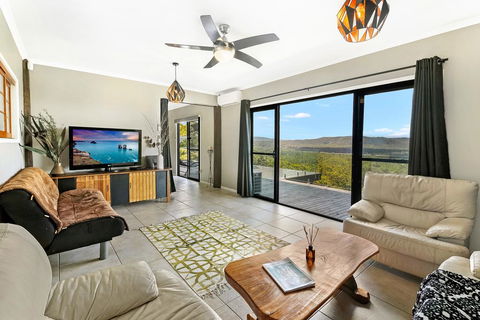 Eagles Loft - Tourism Caloundra 0