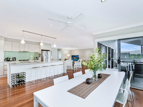 East Coast - Tourism Caloundra 0