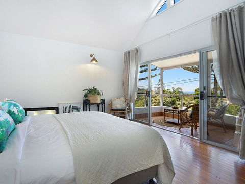 EAST COAST ESCAPES - Lighthouse Studio - Tourism Caloundra 1