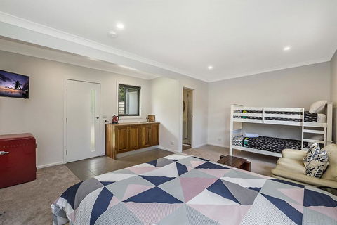 East Tempy - House & Bungalow - Tourism Caloundra 1
