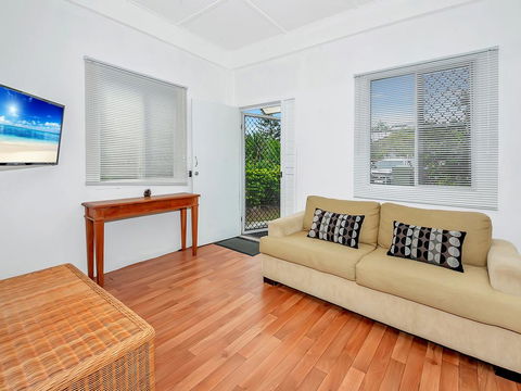 Easy Going Holiday Unit On McKenzie MK6 - Tourism Caloundra 2