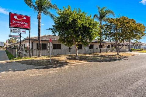 Econo Lodge Moree Spa Motor Inn - Tourism Caloundra 1