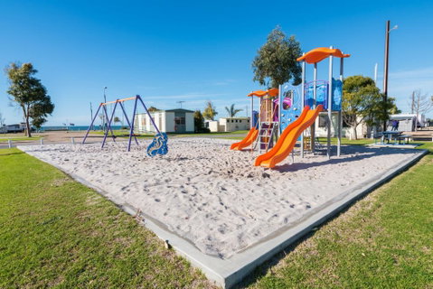 Edithburgh Caravan Park - Tourism Caloundra 1